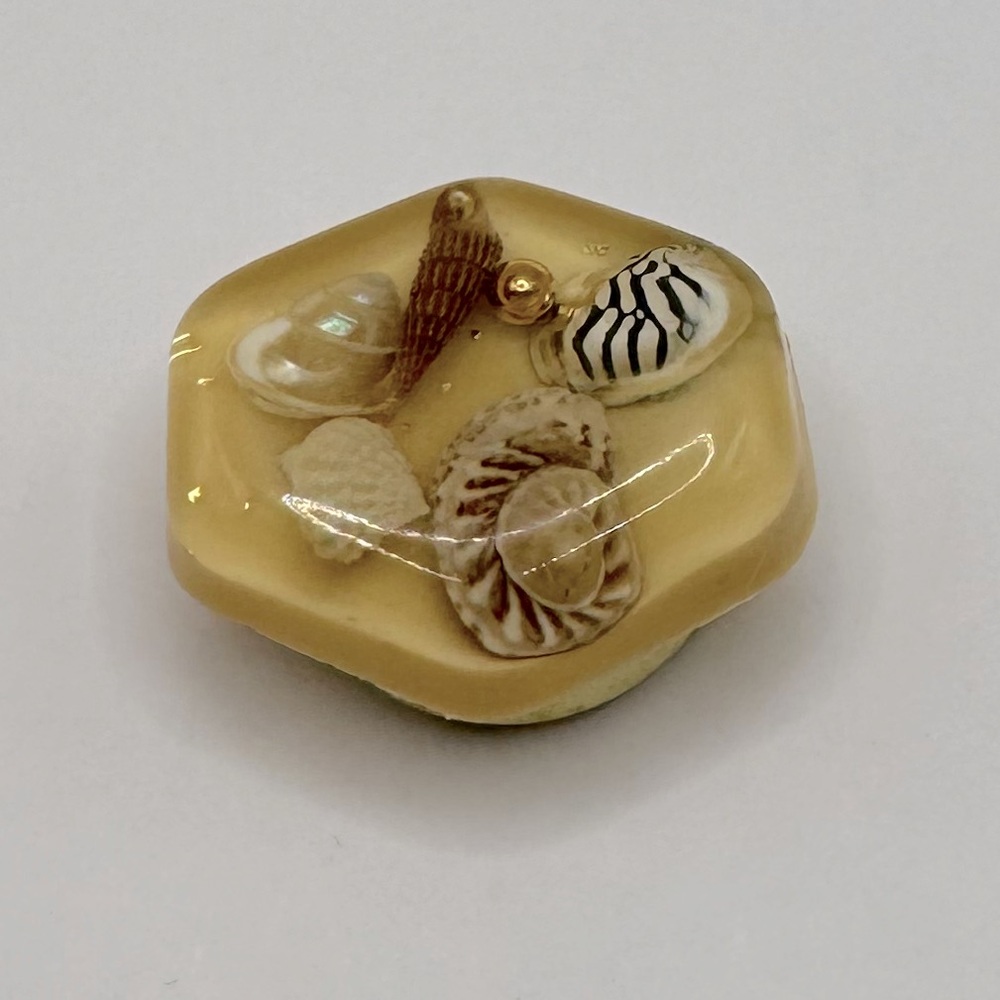 VINTAGE Resin Shell Button Cover - Picture 9 of 14